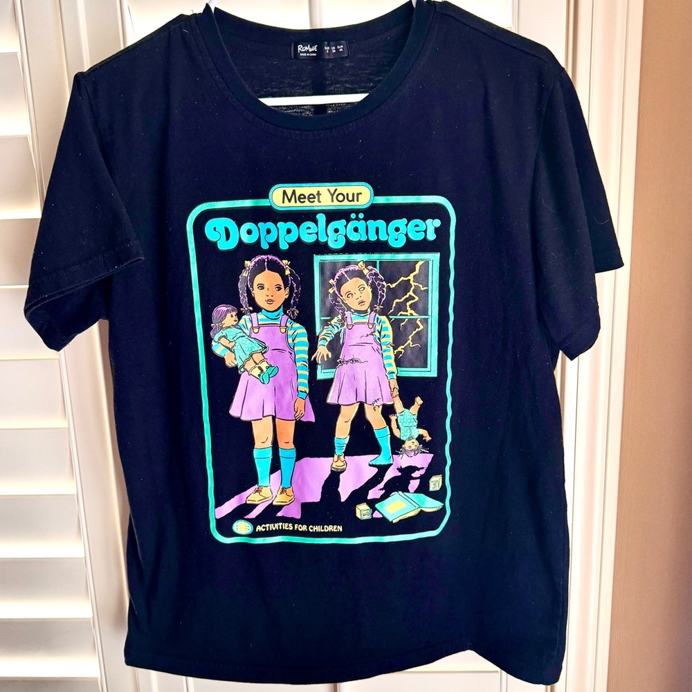 Romwe Meet Your‎ Doppelganger Horror Graphic Tee Black Goth Small